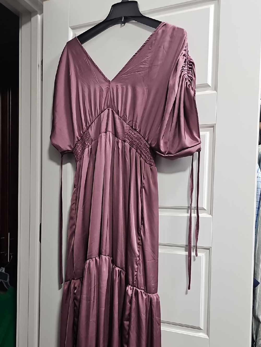 Mustard Seed Satin V-Neck Maxi Dress NWT Size M (Fits Like A Large)